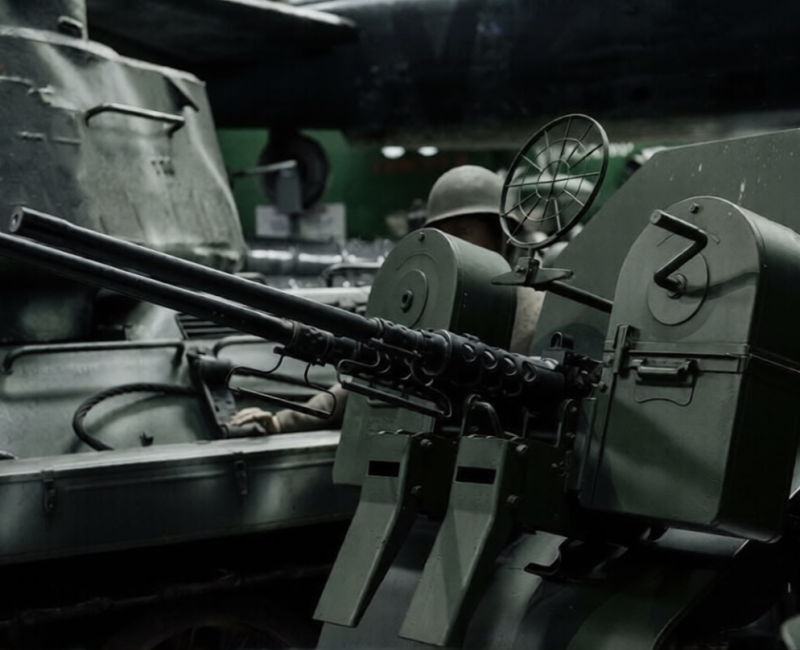 powerful-old-black-tank-exhibition_146671-23256-ezremove